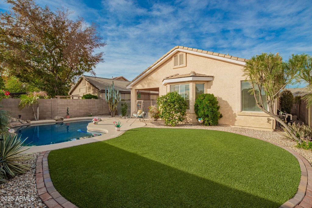 6881 W PONTIAC Drive, Glendale, AZ 85308