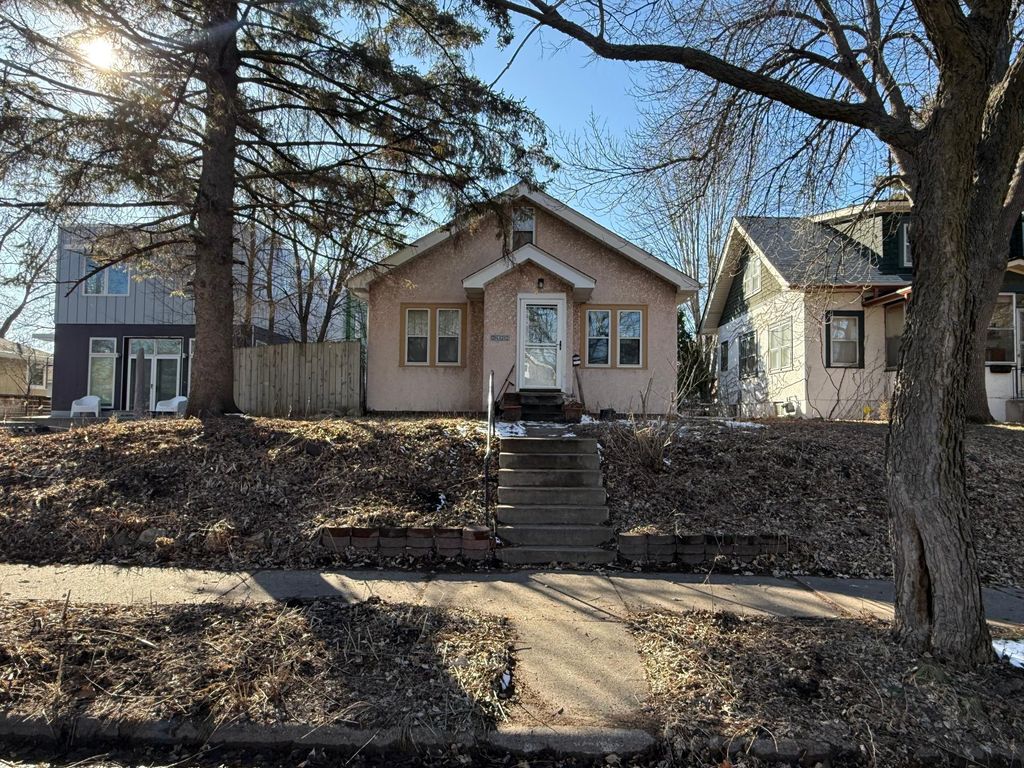2632 35th Avenue S, Minneapolis, MN 55406