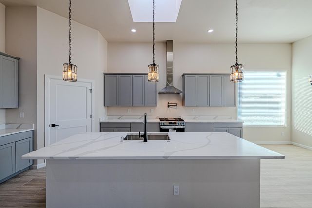 605 Colorado Mountain Road NE, Rio Rancho, NM 87124