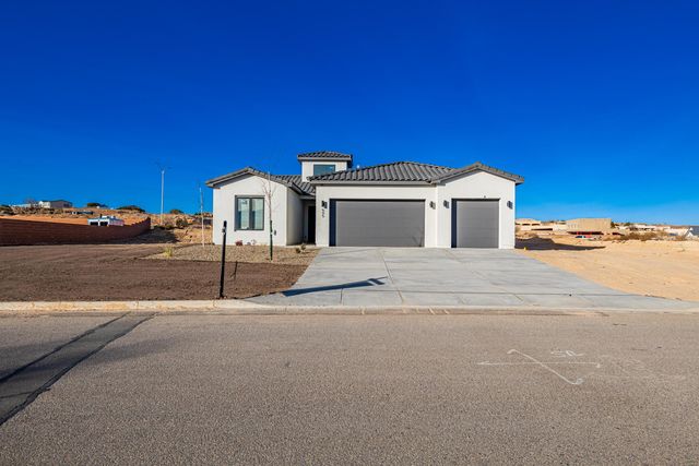 605 Colorado Mountain Road NE, Rio Rancho, NM 87124