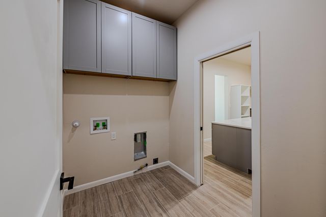 605 Colorado Mountain Road NE, Rio Rancho, NM 87124