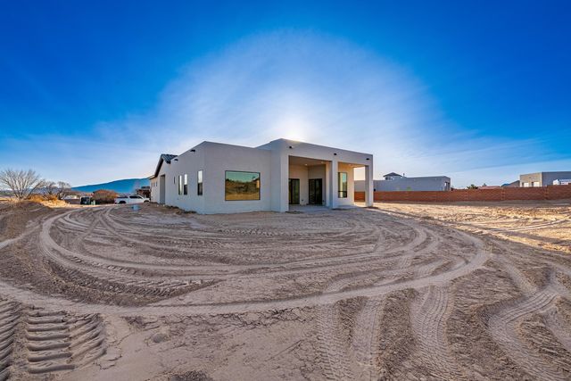 605 Colorado Mountain Road NE, Rio Rancho, NM 87124