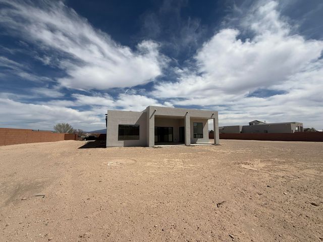 605 Colorado Mountain Road NE, Rio Rancho, NM 87124