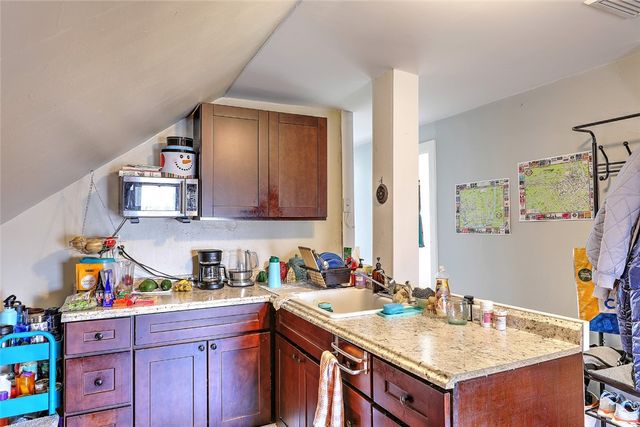 390 Hope Street 3, Providence, RI 02906
