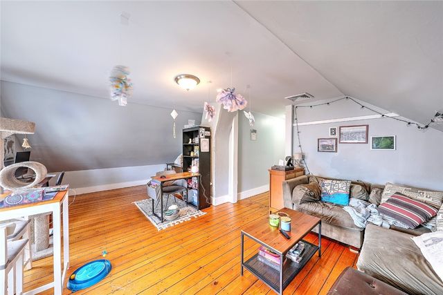 390 Hope Street 3, Providence, RI 02906