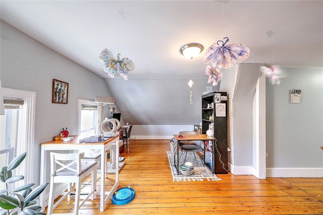 390 Hope Street 3, Providence, RI 02906