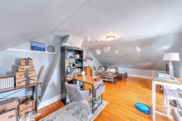 390 Hope Street 3, Providence, RI 02906