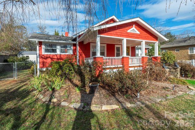 829 Montreat Road, Black Mountain, NC 28711