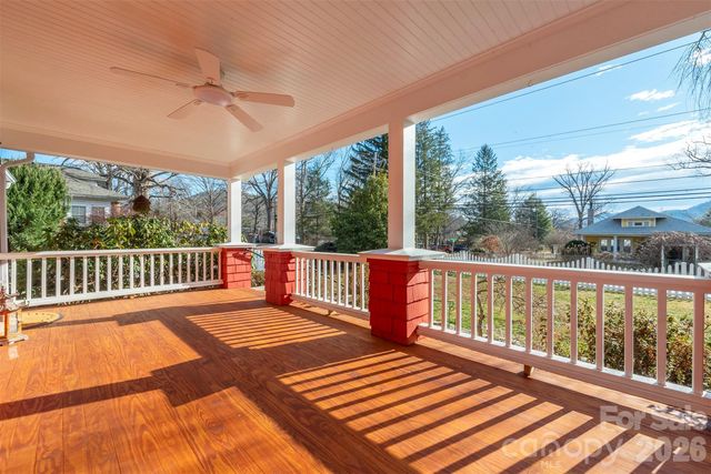 829 Montreat Road, Black Mountain, NC 28711