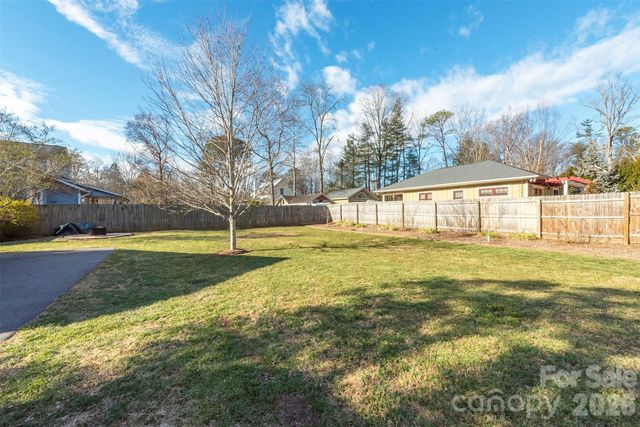 829 Montreat Road, Black Mountain, NC 28711