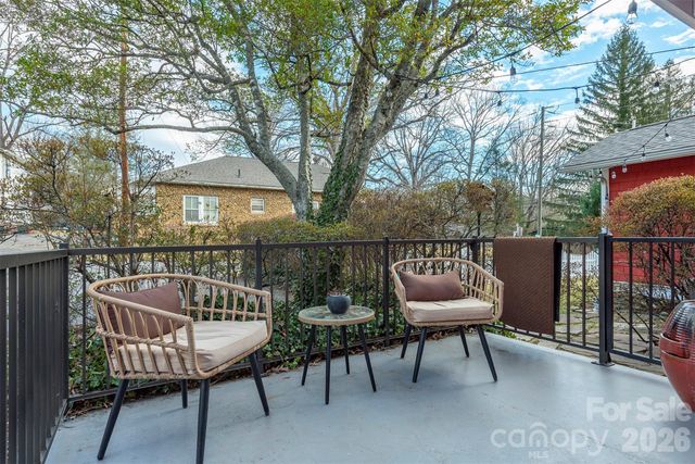 829 Montreat Road, Black Mountain, NC 28711