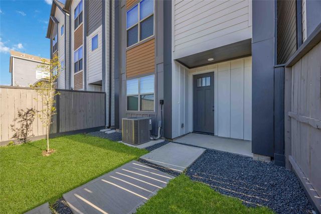 2528 Live Oak Street, Houston, TX 77004