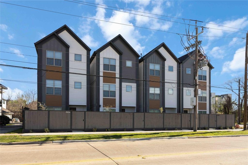 2528 Live Oak Street, Houston, TX 77004