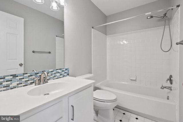 3641 BRACKNELL DR, Woodbridge, VA 22192