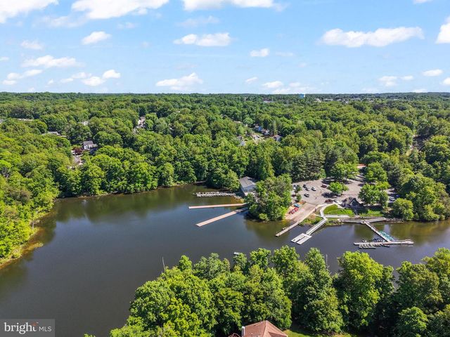 3641 BRACKNELL DR, Woodbridge, VA 22192
