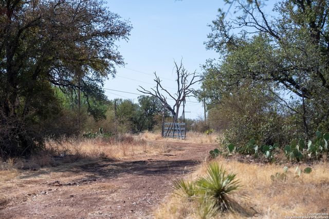 11865 W Ranch Road 152, Llano, TX 78643