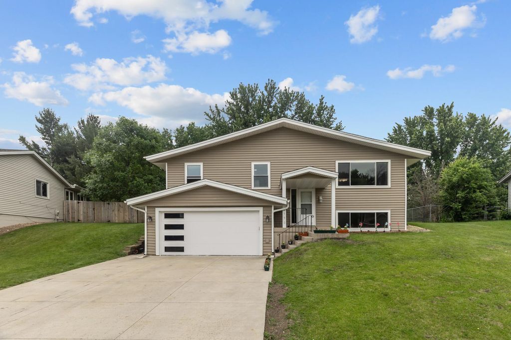 4990 148th Path W, Apple Valley, MN 55124 — exterior