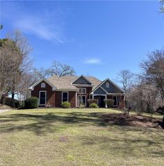 2195 Oakpointe Court, Buford, GA 30519