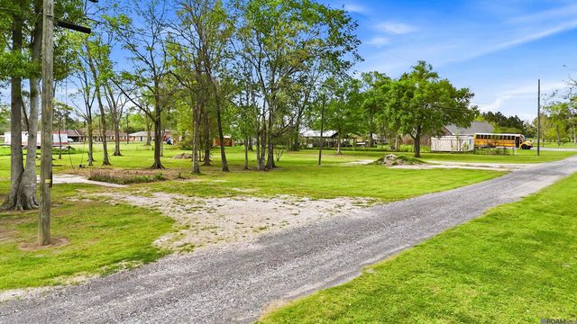 7061 Panama Manor Drive, Gonzales, LA 70737
