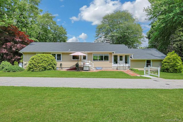 3 Meadow Park Road, Baldwin Place, NY 10505