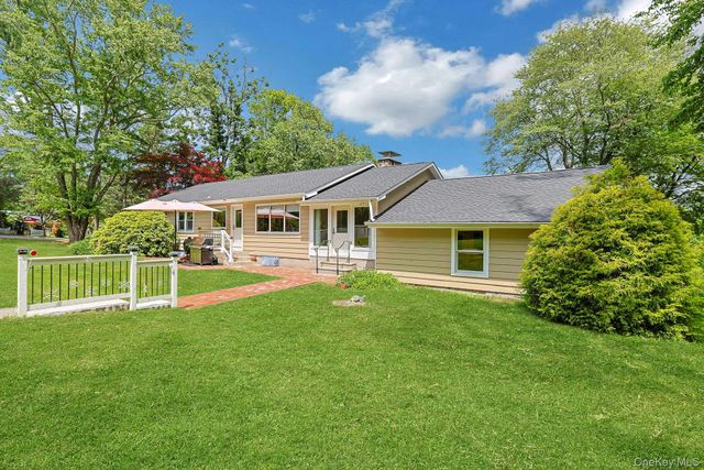 3 Meadow Park Road, Baldwin Place, NY 10505