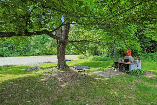 3 Meadow Park Road, Baldwin Place, NY 10505