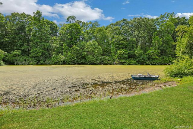3 Meadow Park Road, Baldwin Place, NY 10505
