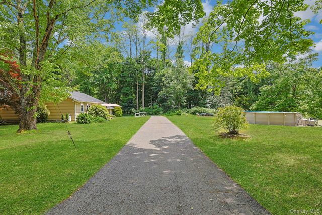 3 Meadow Park Road, Baldwin Place, NY 10505