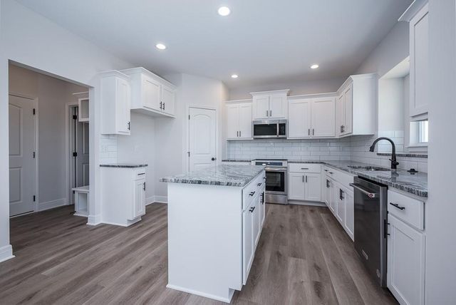 1410 N 157th Lane, Basehor, KS 66007