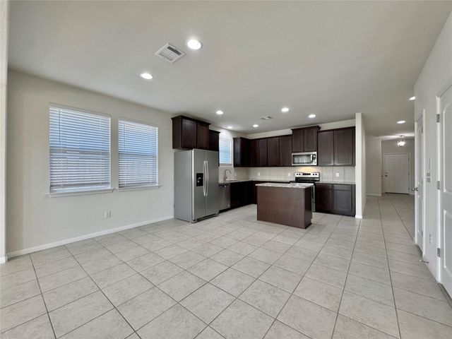 320 E La Escalera DR, Leander, TX 78641
