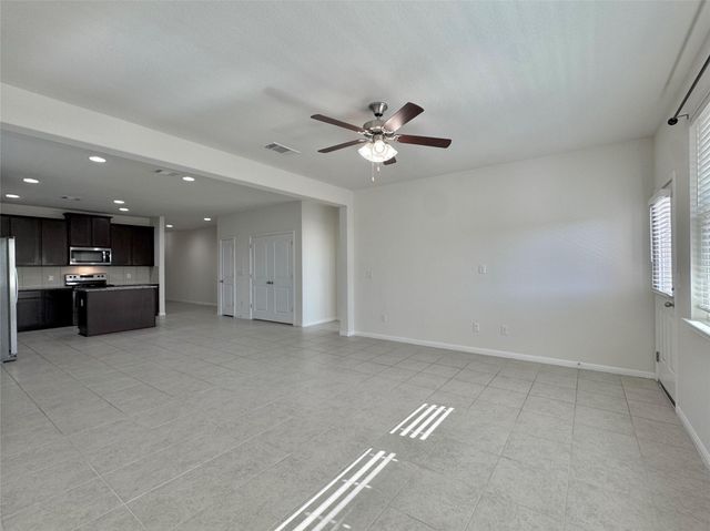 320 E La Escalera DR, Leander, TX 78641