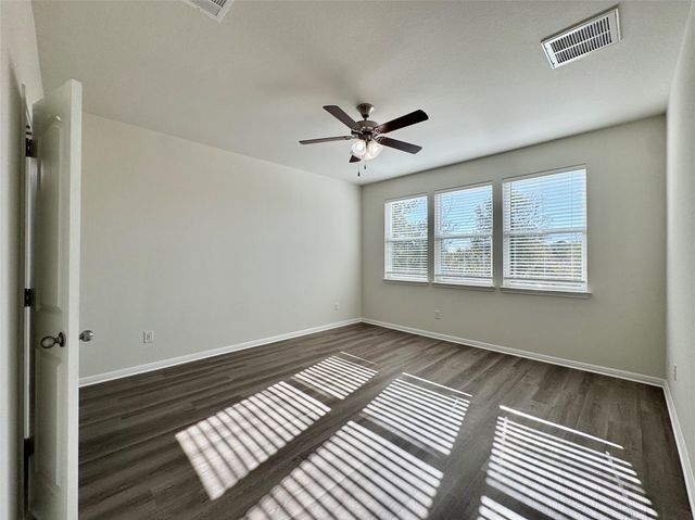 320 E La Escalera DR, Leander, TX 78641