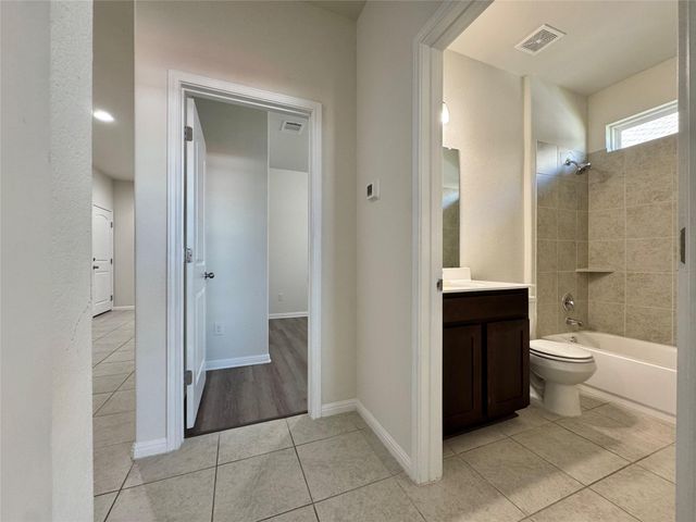 320 E La Escalera DR, Leander, TX 78641