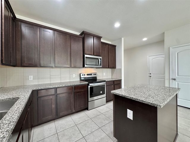 320 E La Escalera DR, Leander, TX 78641
