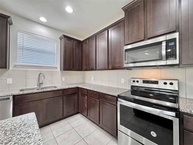 320 E La Escalera DR, Leander, TX 78641