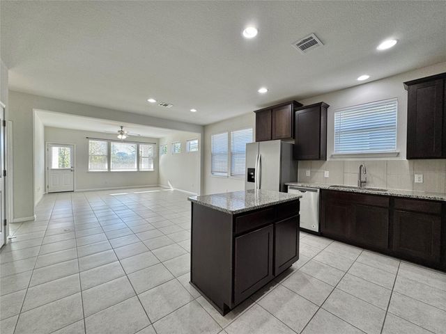 320 E La Escalera DR, Leander, TX 78641