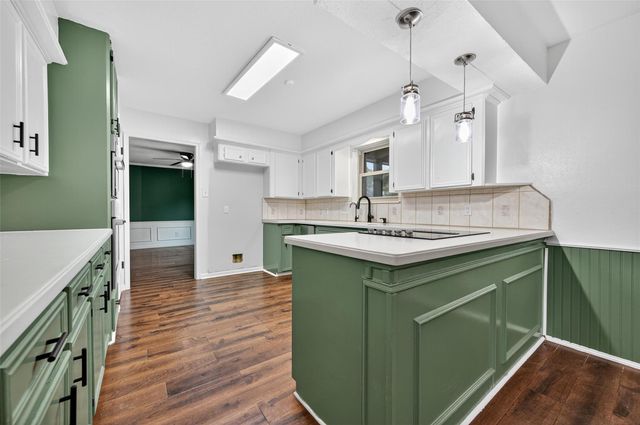 202 Laura Lane, Conroe, TX 77385