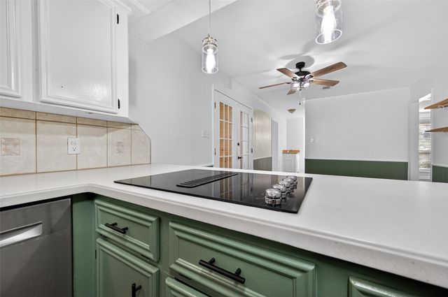 202 Laura Lane, Conroe, TX 77385