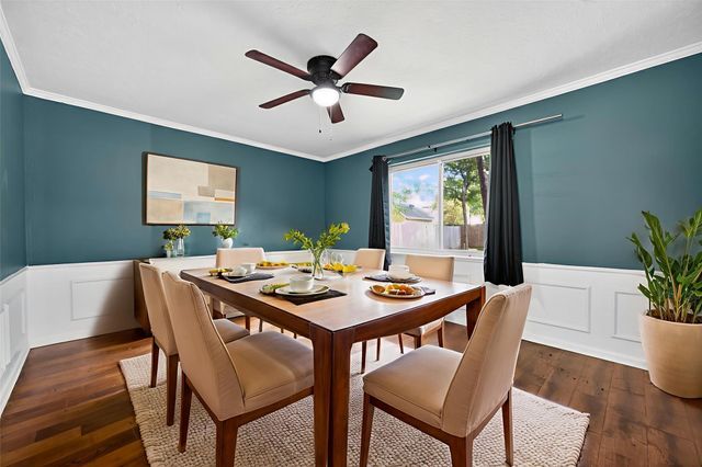 202 Laura Lane, Conroe, TX 77385