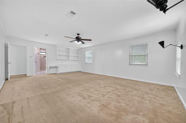 202 Laura Lane, Conroe, TX 77385