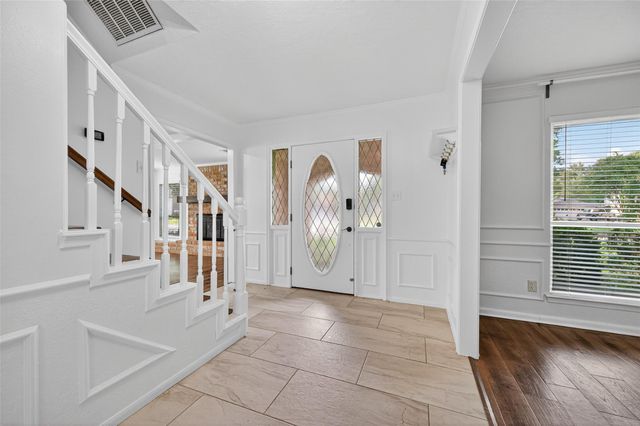 202 Laura Lane, Conroe, TX 77385