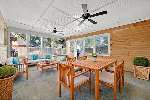 202 Laura Lane, Conroe, TX 77385