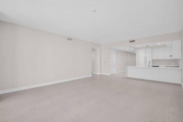 275 1ST AVENUE S 1104, St Petersburg, FL 33701