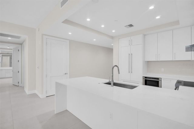 275 1ST AVENUE S 1104, St Petersburg, FL 33701