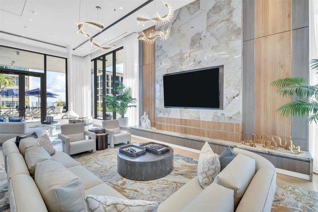 275 1ST AVENUE S 1104, St Petersburg, FL 33701