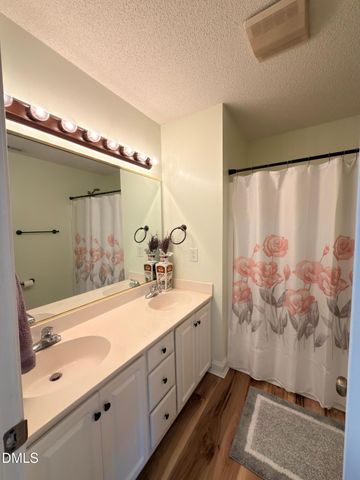 2100 Bridgeport Circle, Sanford, NC 27330