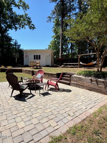 2100 Bridgeport Circle, Sanford, NC 27330