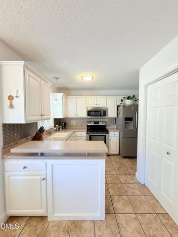 2100 Bridgeport Circle, Sanford, NC 27330