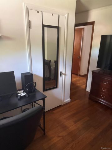 434 Moross Road, Grosse Pointe Farms, MI 48236