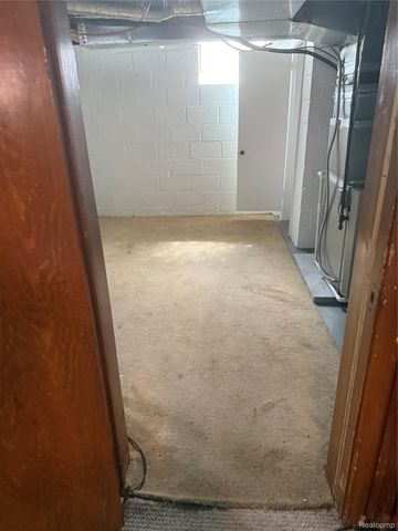 434 Moross Road, Grosse Pointe Farms, MI 48236